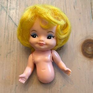 Betty Ballerina Finger Doll